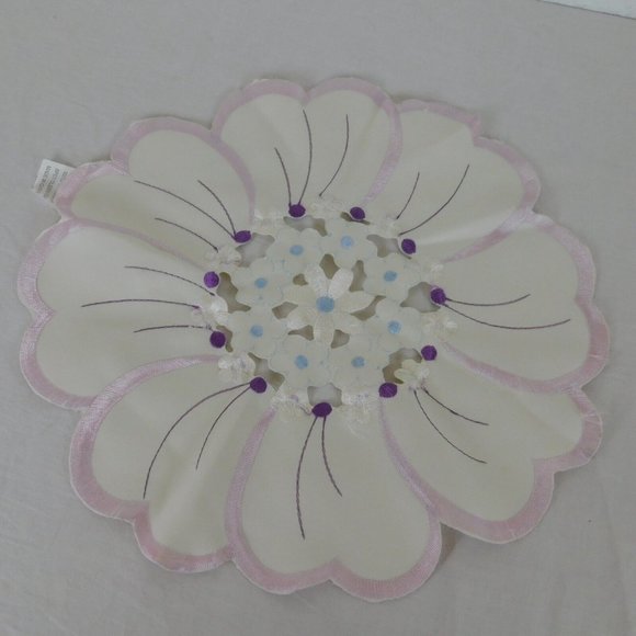 2 Round Embroidered Flower Petal Shape Purple Blue White Doily Table Topper 12.5 - Picture 5 of 8
